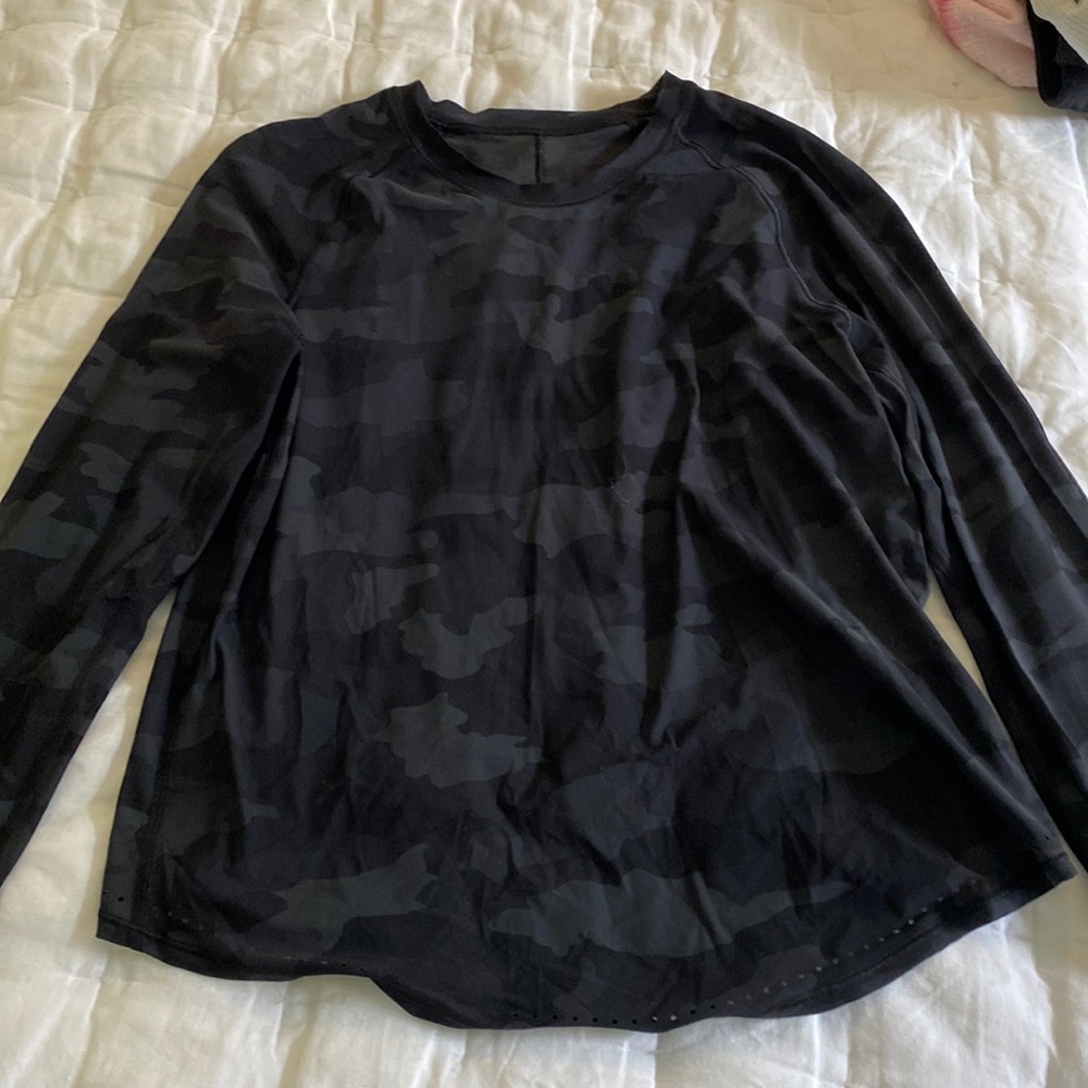 black camo lululemon long sleeve